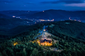 Dwór "Skibówka" na Równicy w Ustroniu